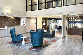 Comfort Inn & Suites NW Milwaukee