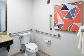 Comfort Inn & Suites NW Milwaukee