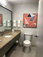 Comfort Inn & Suites NW Milwaukee
