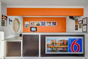 Motel 6 Hillsville, VA