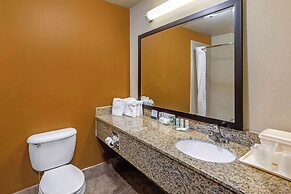 Quality Suites Addison - Dallas