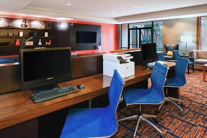 Courtyard by Marriott Beaumont