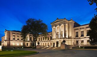 Holiday Inn Express Boston by IHG