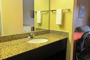 Super 8 by Wyndham Indianapolis/NE/Castleton Area