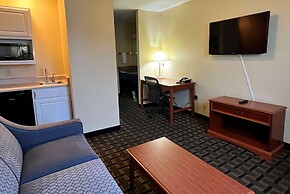 Super 8 by Wyndham Indianapolis/NE/Castleton Area