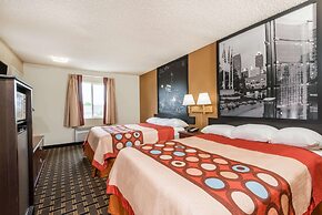 Super 8 by Wyndham Indianapolis/NE/Castleton Area