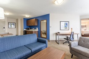 Holiday Inn Express & Suites Scottsburg, an IHG Hotel