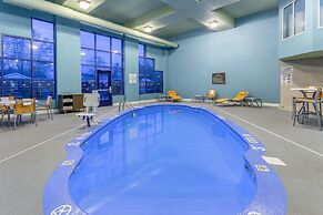 Holiday Inn Express & Suites Scottsburg by IHG