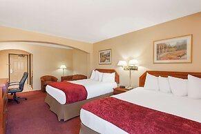 Ramada by Wyndham Fresno Northwest