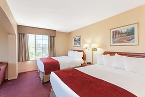 Ramada by Wyndham Fresno Northwest