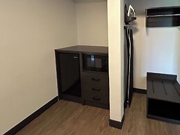 Studio 6 Suites Gardena, CA