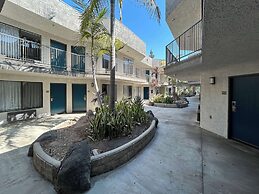 Studio 6 Suites Gardena, CA