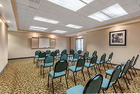 Comfort Inn & Suites Warsaw near US-30