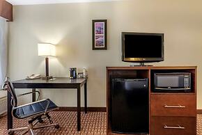 Comfort Inn & Suites Warsaw near US-30