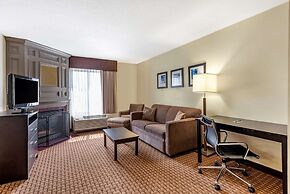 Comfort Inn & Suites Warsaw near US-30
