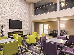 La Quinta Inn & Suites by Wyndham Denver Airport DIA