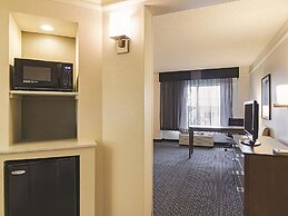 La Quinta Inn & Suites by Wyndham Denver Airport DIA