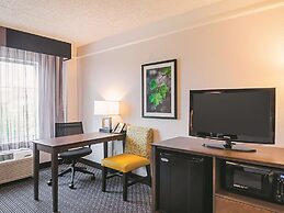 La Quinta Inn & Suites by Wyndham Denver Airport DIA