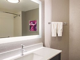 La Quinta Inn & Suites by Wyndham Denver Airport DIA