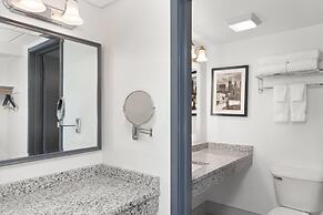 Ramada by Wyndham Milwaukee