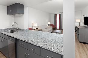 Ramada by Wyndham Milwaukee