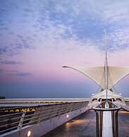 Ambassador Hotel Milwaukee, Trademark Collection by Wyndham