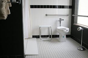 Ambassador Hotel Milwaukee, Trademark Collection by Wyndham