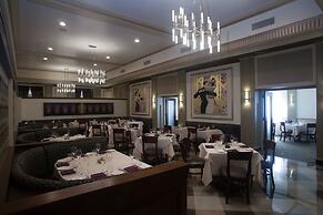 Ambassador Hotel Milwaukee, Trademark Collection by Wyndham