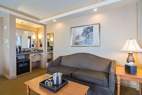 Ambassador Hotel Milwaukee, Trademark Collection by Wyndham