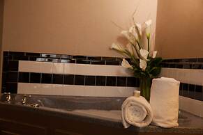 Ambassador Hotel Milwaukee, Trademark Collection by Wyndham