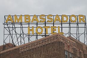 Ambassador Hotel Milwaukee, Trademark Collection by Wyndham
