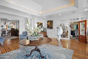 Tranquility Bay Beachfront Hotel and Resort