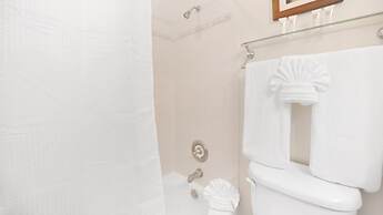 Tranquility Bay Beachfront Hotel and Resort