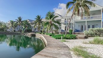 Tranquility Bay Beachfront Hotel and Resort