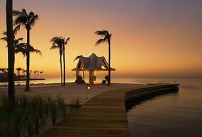 Tranquility Bay Beachfront Hotel and Resort