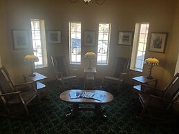 Roosevelt Inn Mount Rushmore