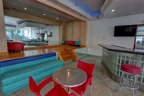 Parisian Hotel South Beach