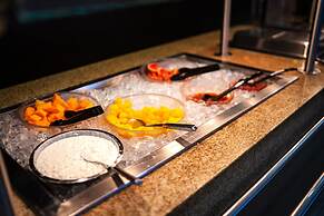 Crystal Inn Hotel & Suites Midvalley