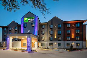 Holiday Inn Express & Suites Dallas Park Central Northeast, an IHG Hot