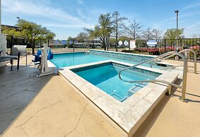 Holiday Inn Express & Suites Dallas Park Central Northeast by IHG