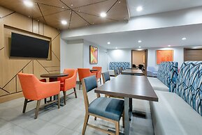 Holiday Inn Express & Suites Dallas Park Central Northeast by IHG