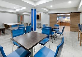 Holiday Inn Express & Suites Dallas Park Central Northeast by IHG