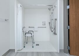 Holiday Inn Express & Suites Dallas Park Central Northeast by IHG