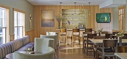 Green Mountain Suites Hotel