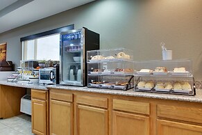 EverSpring Inn & Suites