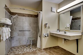 EverSpring Inn & Suites