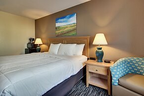 EverSpring Inn & Suites