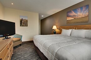 EverSpring Inn & Suites