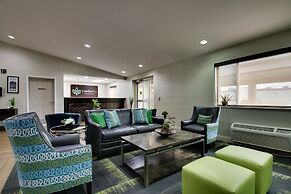 EverSpring Inn & Suites