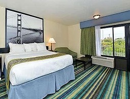 Super 8 by Wyndham Vallejo/Napa Valley